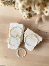 Load image into Gallery viewer, Creamy Whites