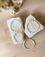 Load image into Gallery viewer, Creamy Whites