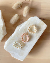 Load image into Gallery viewer, Daisy Chain Ring